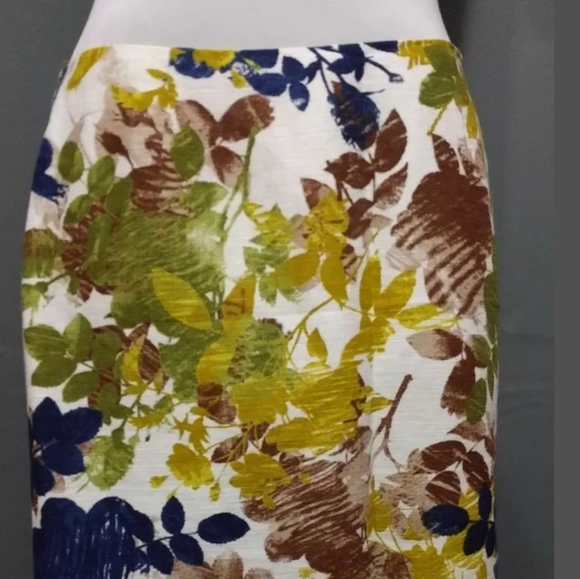 Pendleton Dresses & Skirts - Floral Pendleton Linen Pencil Skirt size 12